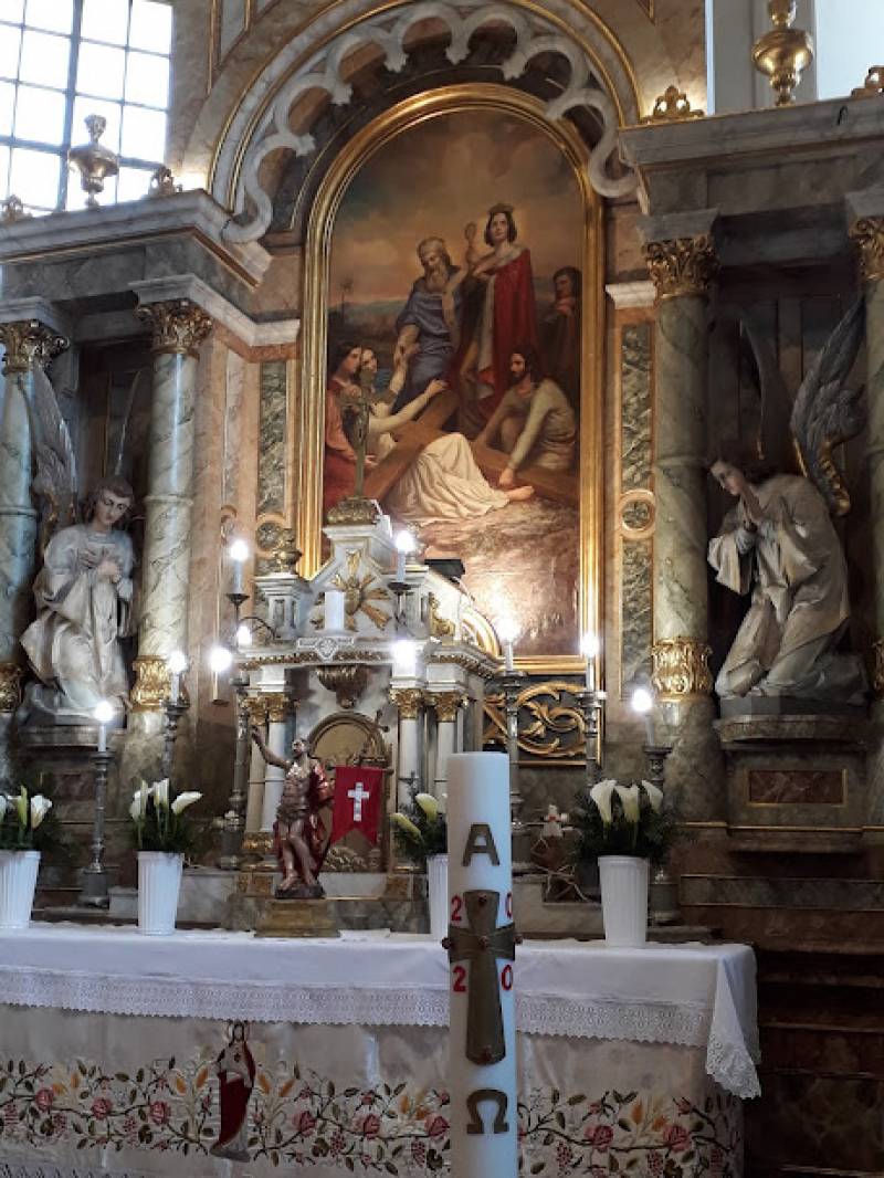 Szent Ilona templom_belső_2_DFP.jpg